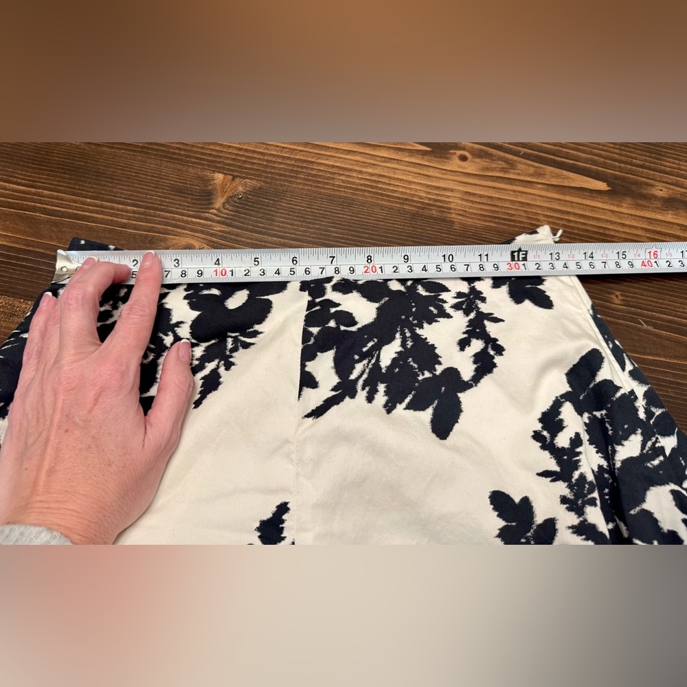 GAP Classic Cotton White‎ & Navy Floral Midi Skirt Size 0 - Picture 7 of 7